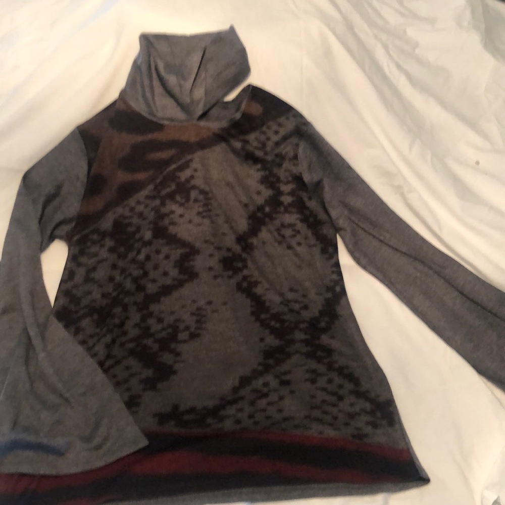 Go Couture women’s top